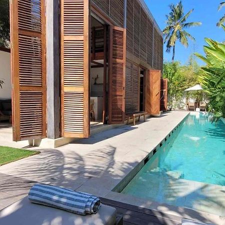 Villa Merbau กิลิไอร์ ภายนอก รูปภาพ