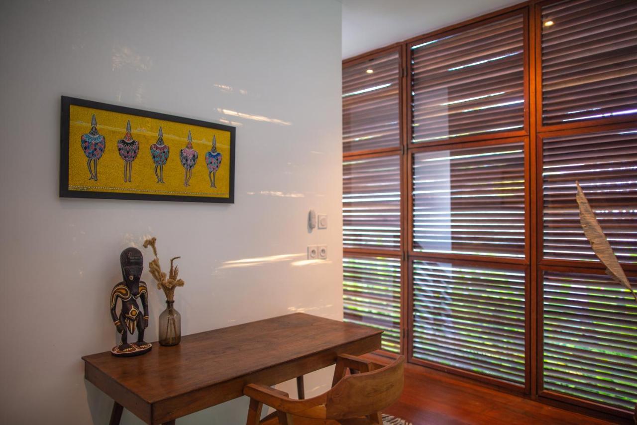 Villa Merbau กิลิไอร์ ภายนอก รูปภาพ